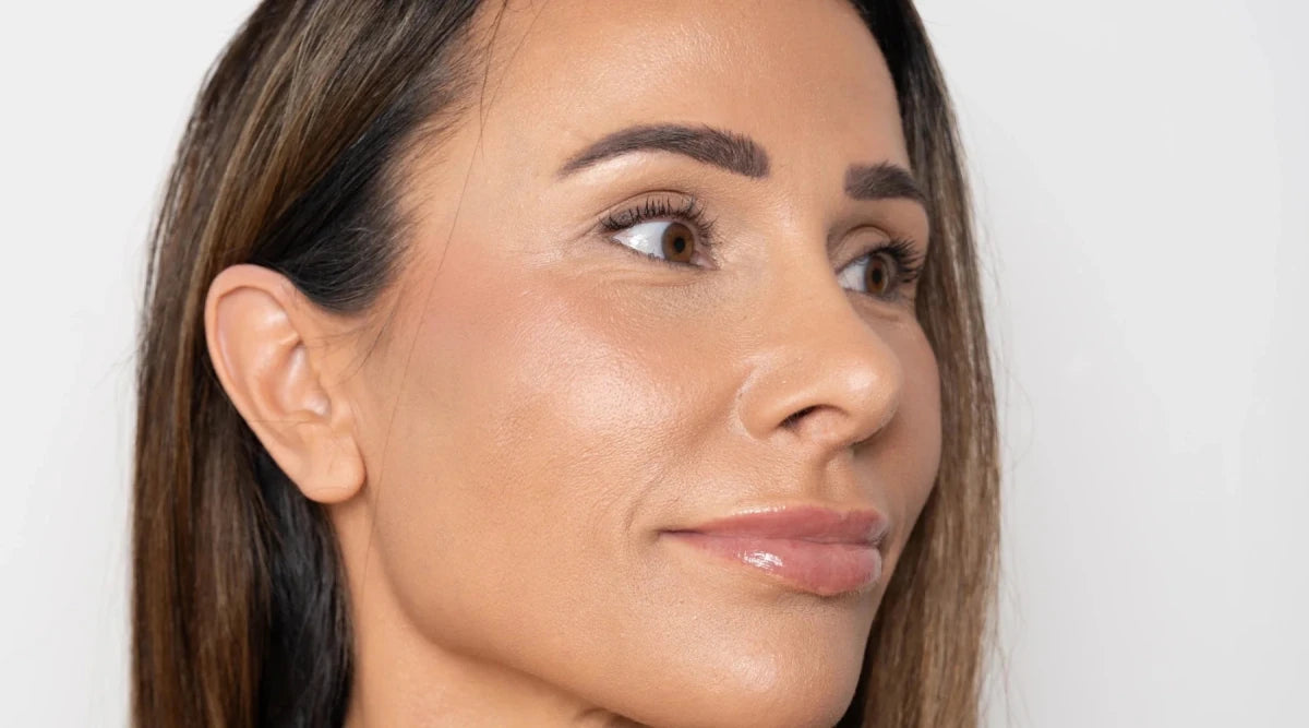 How to Stop Foundation Separating on Your Nose - Adorn Cosmetics