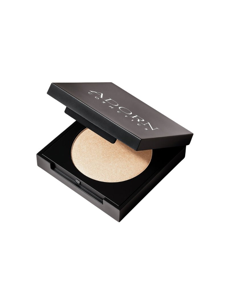 Refillable highlighter compact with Vitamin E-enriched mineral formula — Australian made