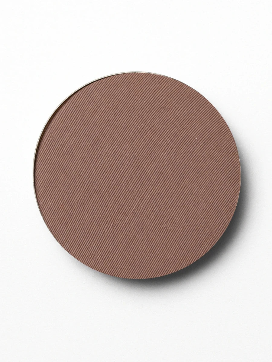 Adorn mineral eyeshadow in Taupe — gentle colour for sensitive eyes
