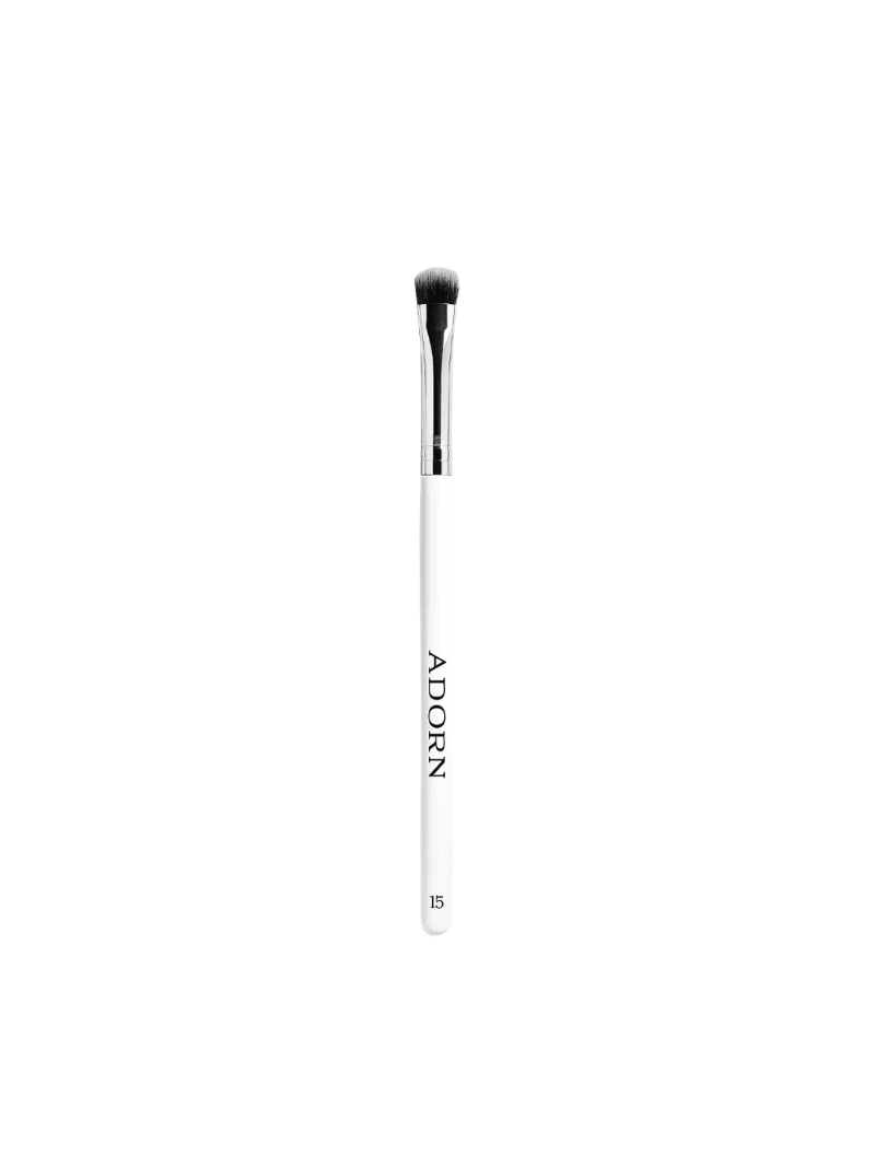 vegan eyeshadow brush on a white background