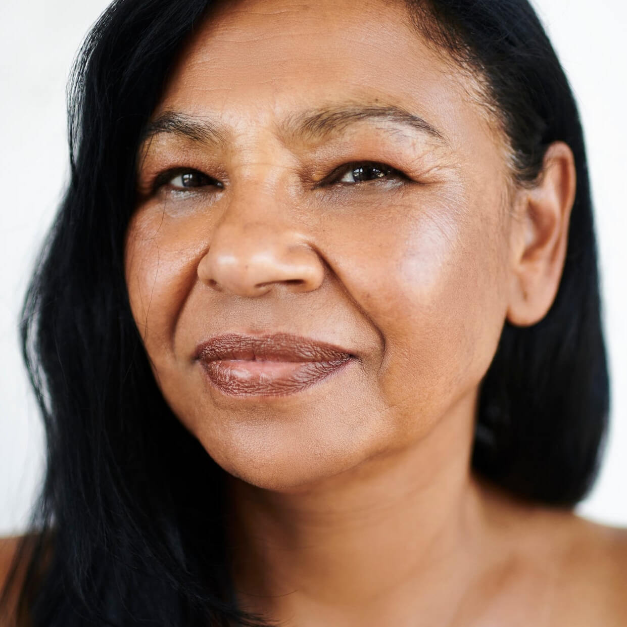 Olive_Mature_Skin_Mineral_Foundation_Adorn