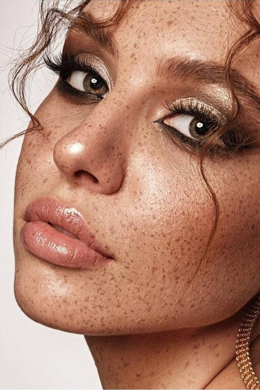 Adorn loose mineral bronzer — refillable formula for mature skin