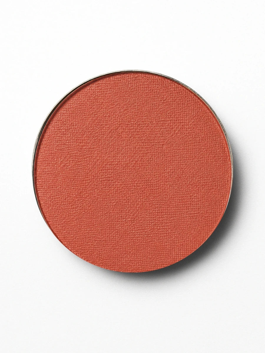 Adorn mineral eyeshadow in Russet — gentle colour for sensitive eyes
